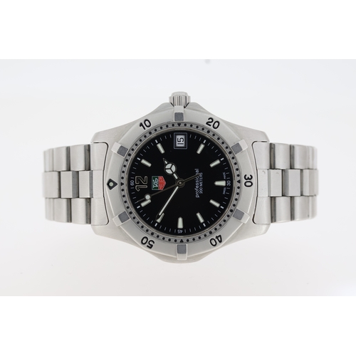 14 - TAG HEUER 2000 CLASSIC, QUARTZ WATCH REFERENCE WK1110-0 W/BOX AND PAPERS 2001. Approx 37mm stainless... 