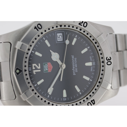 14 - TAG HEUER 2000 CLASSIC, QUARTZ WATCH REFERENCE WK1110-0 W/BOX AND PAPERS 2001. Approx 37mm stainless... 