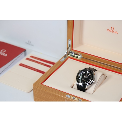 20 - OMEGA SEAMASTER PLANET OCEAN 43.5 BOX AND PAPERS 2018, circular gloss black ceramic dial with applie... 