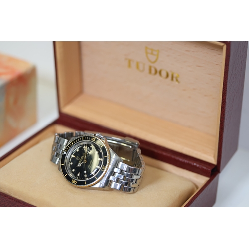 29 - LADIES TUDOR MINI-SUB PRINCE OYSTERDATE REFERENCE 73091 CIRCA 1995, circular black dial with applied... 