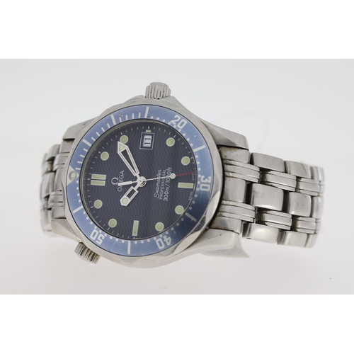 45 - OMEGA SEAMASTER 300M MID SIZE QUARTZ CIRCA 1998, circular blue wave dial with dot hour markers, quic... 
