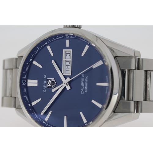 47 - TAG HEUER CARRERA CALIBRE 5 AUTOMATIC WATCH WITH BOX, 2022, Approx 41mm stainless steel case with a ... 
