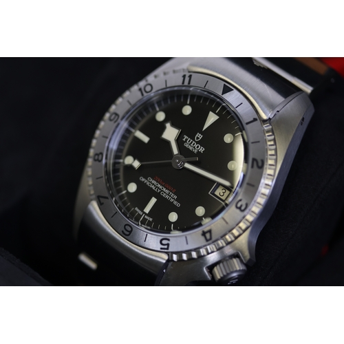 9 - TUDOR BLACK BAY P01 REFERENCE 70150 BOX AND PAPERS 2021, circular black dial with cream hour markers... 