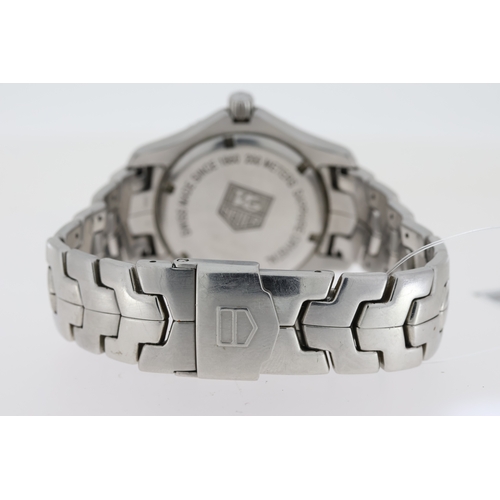 110 - TAG HEUER LINK 200M MOP QUARTZ WATCH REFERENCE WJ1114, Approx 39mm stainless steel case with a screw... 