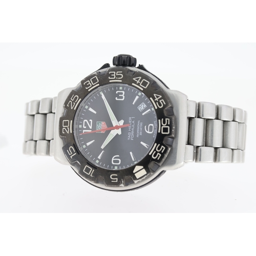 141 - TAG HEUER PROFESSIONAL QUARTZ, circular black dial with baton and arabic numeral hour markers, quick... 