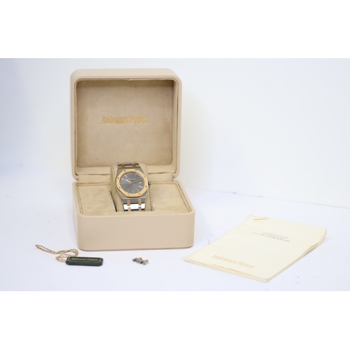 159 - AUDEMARS PIGUET ROYAL OAK REFERENCE 56715SA BOX AND PAPERS 1989, circular grey tapisserie dial with ... 