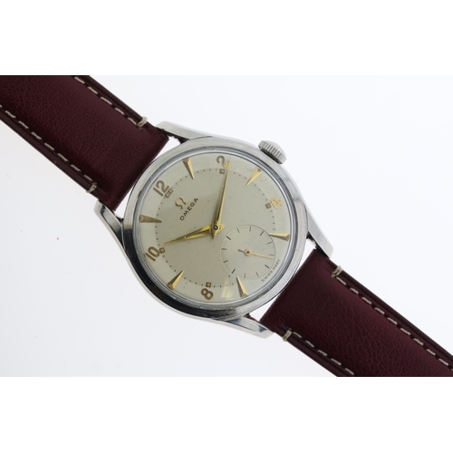 176 - VINTAGE OMEGA REFERENCE 2639-8 CIRCA 1952 WITH BOX, circular silver dial with dagger and arabic nume... 