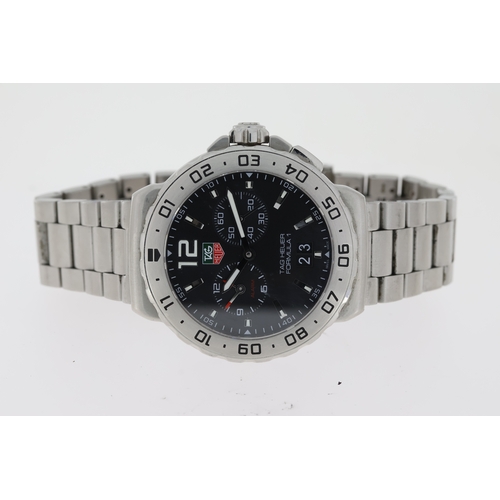 38 - TAG HEUER FORMULA 1 QUARTZ REFERENCE WAU111A / WRP8858 WITH BOX, circular black dial with hour marke... 