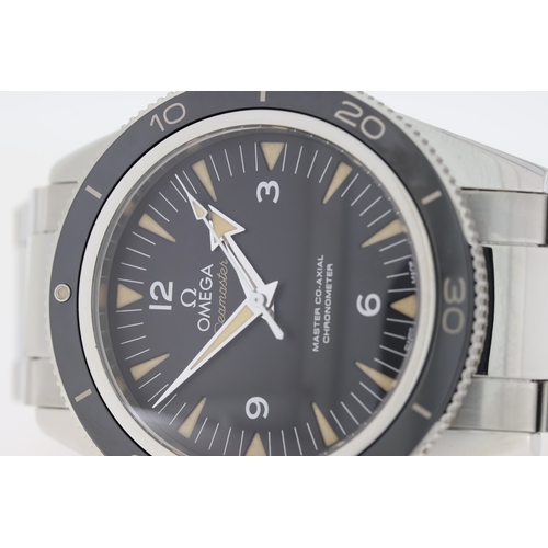 40 - OMEGA SEAMASTER 300 WITH BOX AND PAPERS 2015, reference 233.30.41.21.01.001, circular black sandwich... 