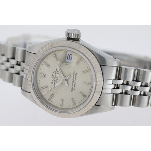 63 - LADIES ROLEX DATEJUST 26 REFERENCE 69174 WITH PAPERS 1988, circular silver dial with baton hour mark... 