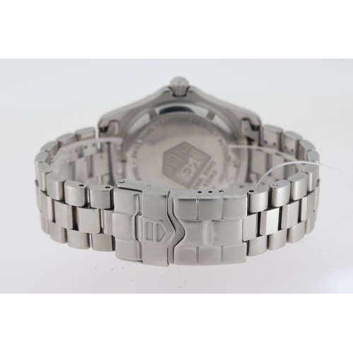 73 - TAG HEUER 2000 QUARTZ WATCH REFERENCE WK1110-0, Professional 200m. Approx 37mm stainless steel case ... 