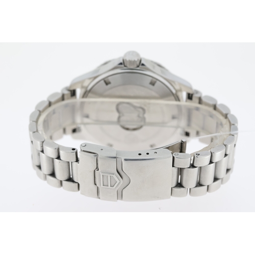 81 - TAG HEUER AQUARACER 3OOM AUTOMATIC REFERENCE WAN2111, Approx 41mm stainless steel case with a screw ... 