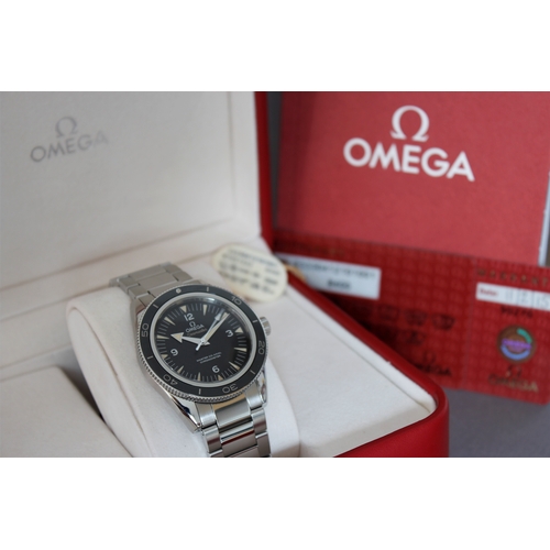 40 - OMEGA SEAMASTER 300 WITH BOX AND PAPERS 2015, reference 233.30.41.21.01.001, circular black sandwich... 