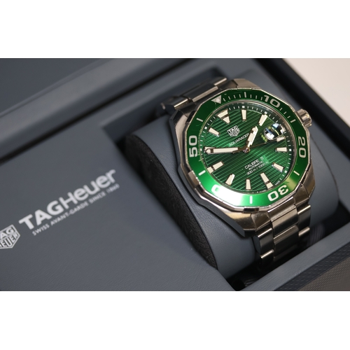 34 - TAG HEUER AQUARACER 'HULK' CALIBRE 5 REFERENCE WAY201S.BA0927 WITH BOX AND PAPERS 2001, green dial a... 