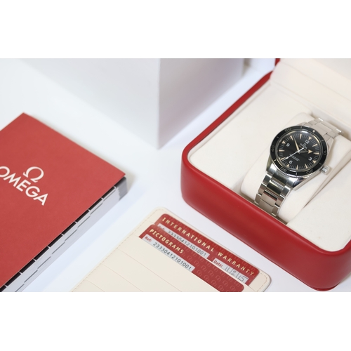 40 - OMEGA SEAMASTER 300 WITH BOX AND PAPERS 2015, reference 233.30.41.21.01.001, circular black sandwich... 