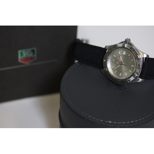 42 - TAG HEUER AQUARACER 300M QUARTZ WATCH REFERENCE WAF1112 W/BOX, Approx 38mm stainless steel case with... 