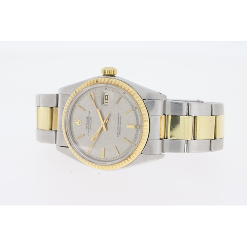 84 - ROLEX DATEJUST REFERENCE 1601 LINEN SIGMA DIAL CIRCA 1972, circular silver linen dial with gold bato... 