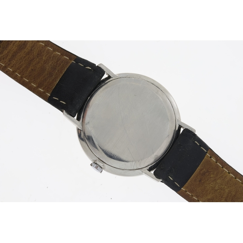 10 - Brand: ***TO BE SOLD WITHOUT RESERVE*** Cyma
 Movement: Manual Wind
 Box: Yes
 Dial shape: Circular
... 