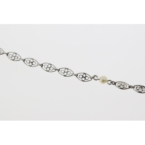 1012 - Circa 1920, A platinum and pearl chain 9 pearls. Chain length approx 50cm.