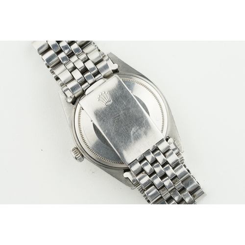 137 - ROLEX OYSTER PERPETUAL DATEJUST W/ GUARANTEE PAPERS REF. 1601 CIRCA 1972, circular silver dial with ... 