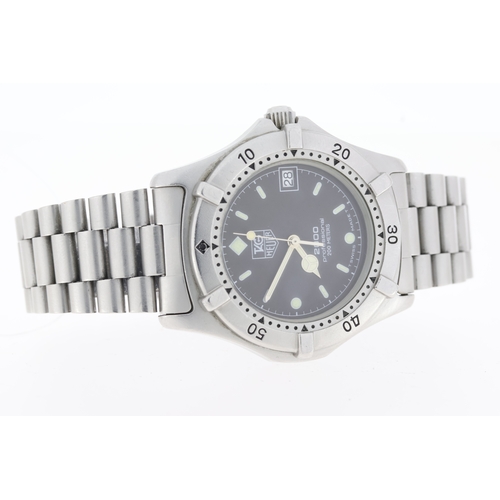 115 - Brand: Tag Heuer
 Model Name: 2000
 Reference: 962006
 Complication: Date
 Movement: Quartz
 Dial sh... 