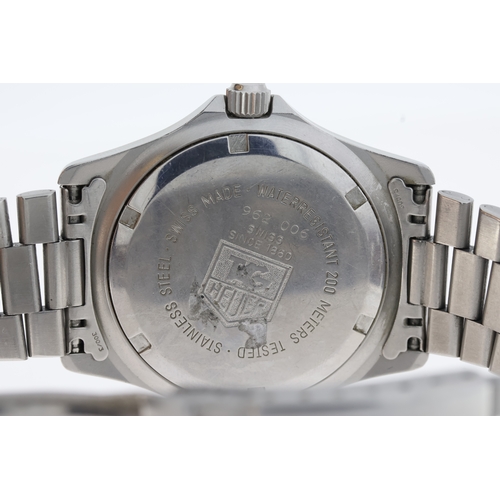 115 - Brand: Tag Heuer
 Model Name: 2000
 Reference: 962006
 Complication: Date
 Movement: Quartz
 Dial sh... 