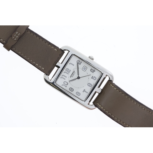 19 - Brand: HERMES
 Model Name: CAPE CODE
 Reference: CC2.710
 Movement: Quartz
 Dial shape: SQUARE
 Dial... 