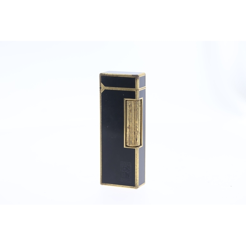 62 - Possessions of Sir Denning Pearson, the Chief Engineer at Rolls Royce. Vintage Dunhill Rollagas Blac... 