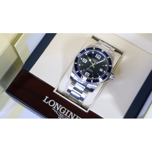 22 - Brand: Longines
 Model Name: Hydro Conquest 
 Reference: L3.742.2
 Movement: Automatic
 Box: Inner a... 