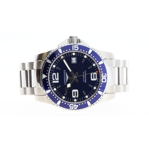 22 - Brand: Longines
 Model Name: Hydro Conquest 
 Reference: L3.742.2
 Movement: Automatic
 Box: Inner a... 