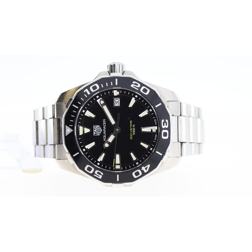 77 - Brand: Tag Heuer
 Model Name: Aquaracer 
 Reference: WAY111A
 Movement: Quartz
 Dial shape: Circular... 