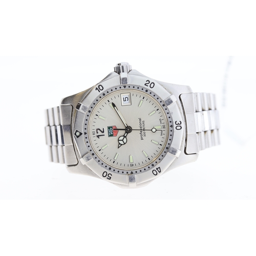 99 - Brand: Tag Heuer
 Model Name: Professional 2000 
 Reference: WK1212-0
 Dial shape: Circular
 Dial co... 