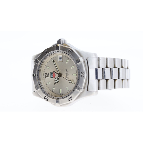 99 - Brand: Tag Heuer
 Model Name: Professional 2000 
 Reference: WK1212-0
 Dial shape: Circular
 Dial co... 