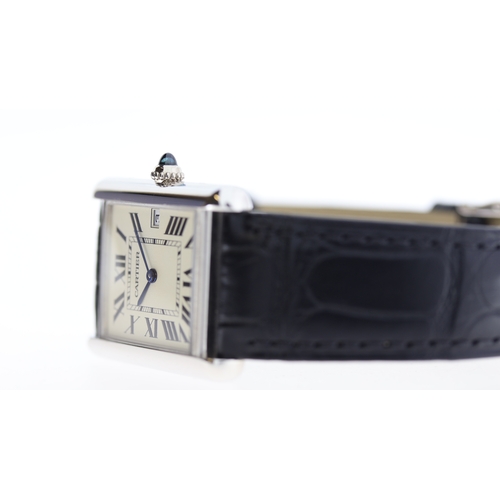 10 - Brand: Cartier
 Model Name: Tank Louis 
 Reference: 2678
 Movement: Quartz
 Dial shape: Square
 Dial... 