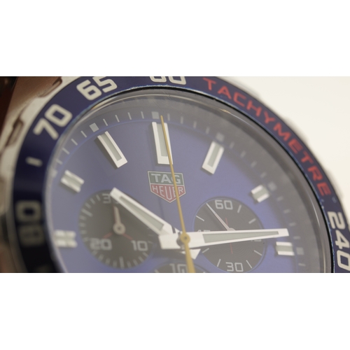 142 - Brand: Special Edition Tag Heuer
 Model Name: Formula 1 'Aston Martin, Red Bull Racing' 
 Reference:... 