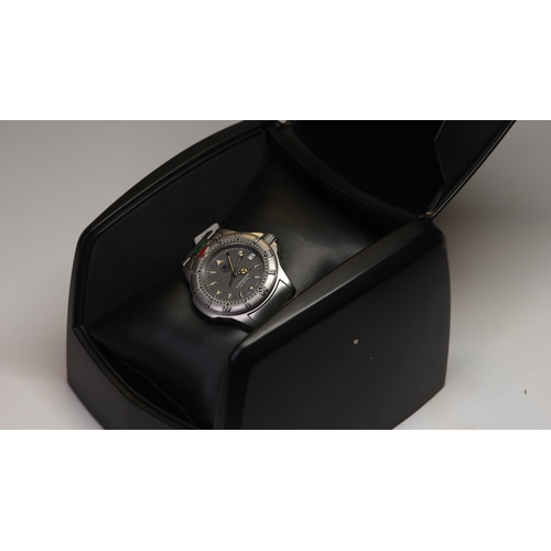 143 - Brand: Tag Heuer
 Model Name: Professional 
 Reference: WF1211-K0
 Movement: Quartz
 Dial shape: Cir... 