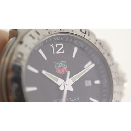 174 - Brand: Tag Heuer
 Model Name: Formula 1 Alarm 
 Reference: WAC111A
 Movement: Quartz
 Dial shape: Ci... 