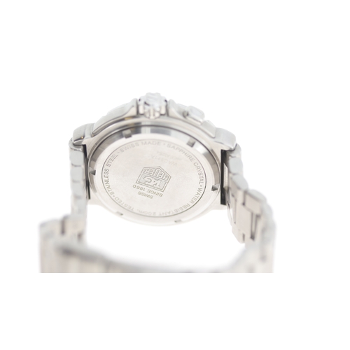 174 - Brand: Tag Heuer
 Model Name: Formula 1 Alarm 
 Reference: WAC111A
 Movement: Quartz
 Dial shape: Ci... 