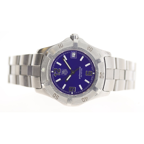 199 - Brand: Tag Heuer
 Model Name: Professional 
 Reference: WN1112
 Dial shape: Circular
 Dial colour: S... 