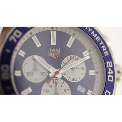 200 - Brand: Tag Heuer
 Model Name: Red Bull Racing Formula 1 
 Reference: CAZ1018
 Movement: Quartz
 Year... 