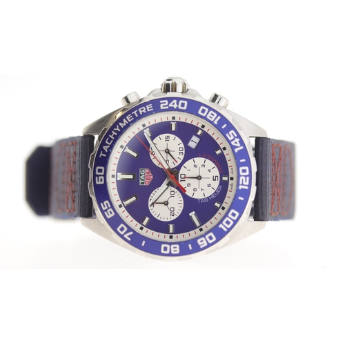 200 - Brand: Tag Heuer
 Model Name: Red Bull Racing Formula 1 
 Reference: CAZ1018
 Movement: Quartz
 Year... 