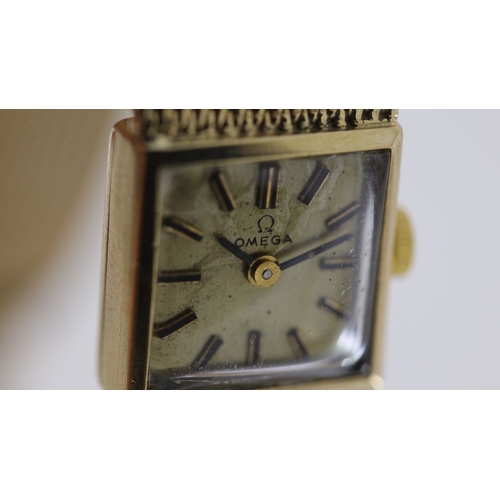 223 - Brand: Omega
 Model Name: 9ct 
 Movement: Manual Wind
 Year: Circa 1979
 Papers: Associated Papers
 ... 