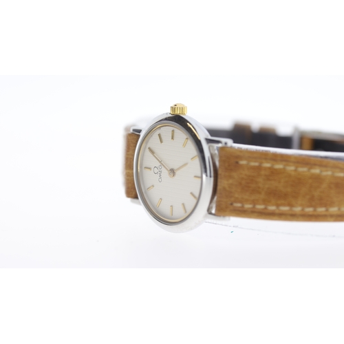 226 - Brand: Omega
 Model Name: De Ville 
 Movement: Quartz
 Dial shape: Circular
 Dial colour: White
 Dia... 