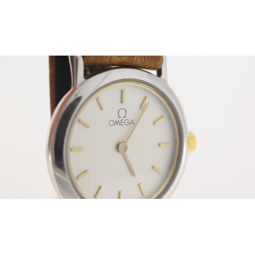 226 - Brand: Omega
 Model Name: De Ville 
 Movement: Quartz
 Dial shape: Circular
 Dial colour: White
 Dia... 