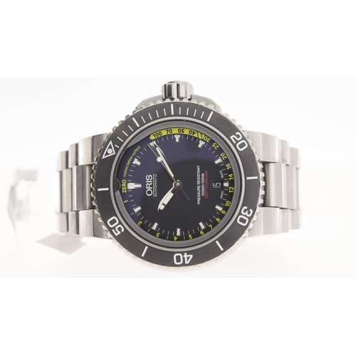 40 - Brand: Oris
 Model Name: Aquis 
 Reference: 7675
 Movement: Automatic
 Year: Circa 2015
 Dial shape:... 