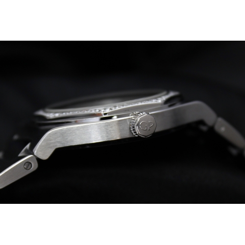 37 - Brand: Girard Perregaux
 Model Name: Laureato 
 Reference: 80189D11A231-11A
 Movement: Quartz
 Year:... 