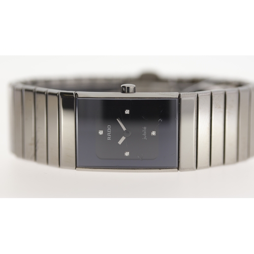 187 - Brand: Rado
 Model Name: Diastar Jubile 
 Reference: 963.0827.3
 Movement: Quartz
 Box: inner box
 D... 