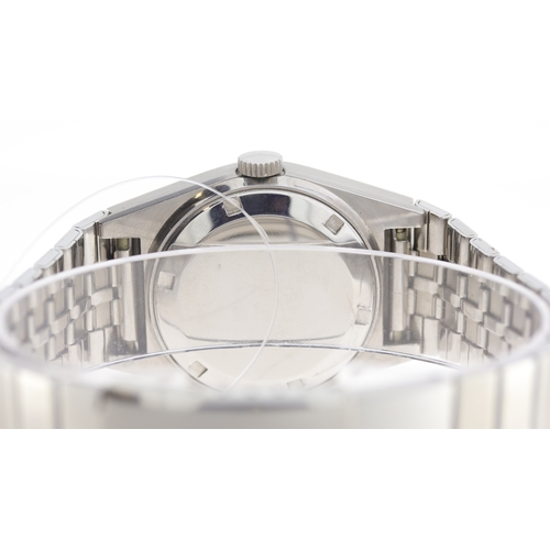 196 - Brand: Rotary
 Model Name: Automatic 
 Movement: Automatic
 Dial shape: Rectangular
 Dial colour: Si... 