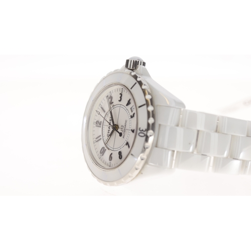 5 - Brand: Chanel
 Model Name: J12 
 Movement: Automatic
 Dial shape: Circular
 Dial colour: White
 Dial... 