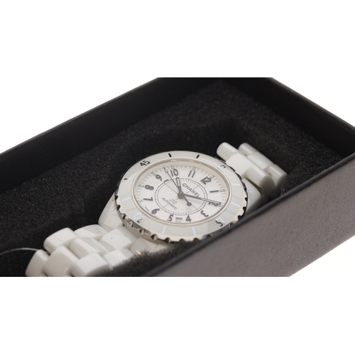 5 - Brand: Chanel
 Model Name: J12 
 Movement: Automatic
 Dial shape: Circular
 Dial colour: White
 Dial... 